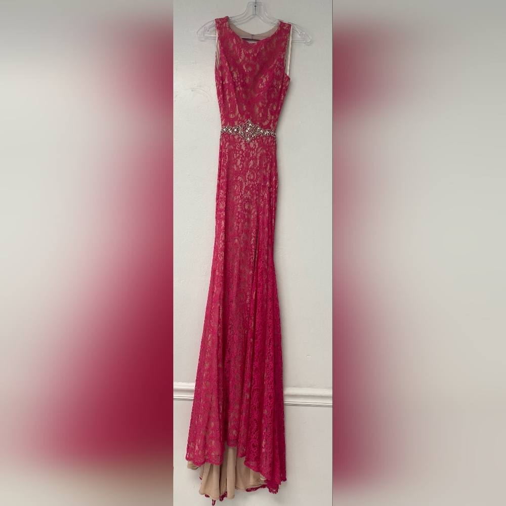 NWT Cinderella Divine, Size 4, Pink